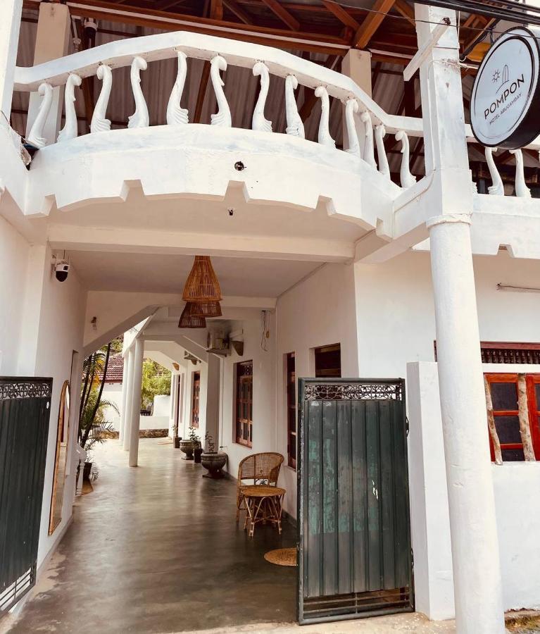 Pompon Hotel พอททูวิล ภายนอก รูปภาพ