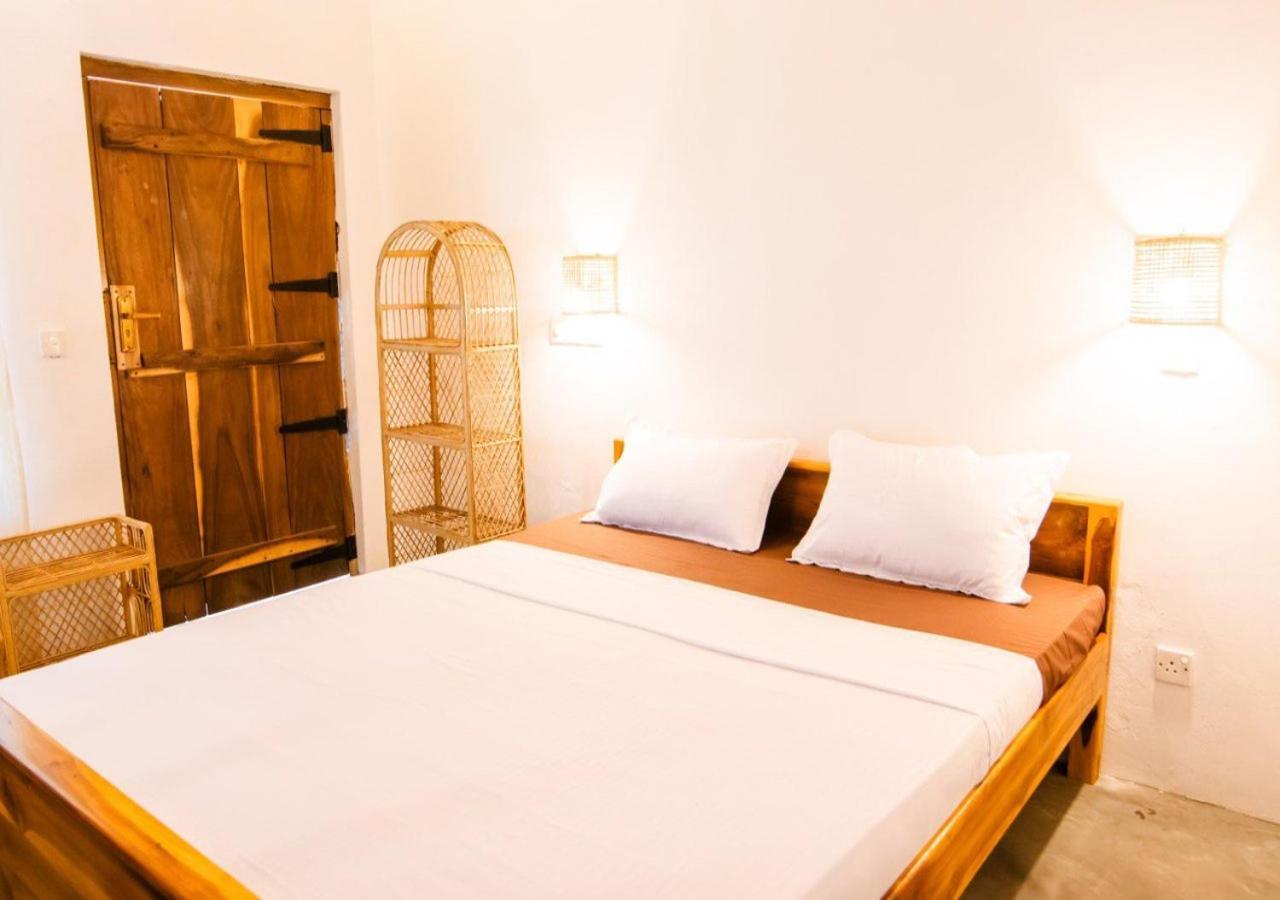 Pompon Hotel พอททูวิล ภายนอก รูปภาพ